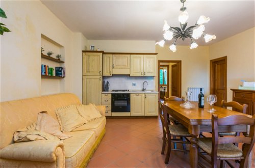 Photo 8 - 2 bedroom Apartment in Bucine with swimming pool and garden