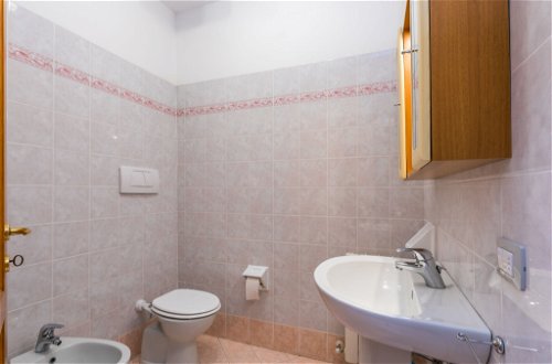 Photo 16 - 2 bedroom Apartment in Bucine with swimming pool and garden