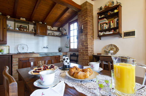 Photo 3 - Maison de 1 chambre à Palaia avec jardin et terrasse