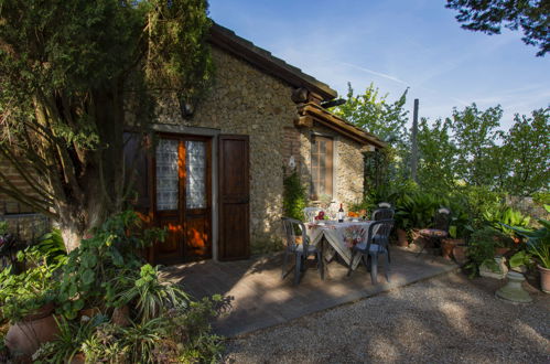 Photo 27 - Maison de 1 chambre à Palaia avec jardin et terrasse