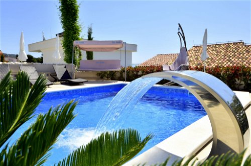 Foto 4 - Apartamento em Okrug com piscina e vistas do mar