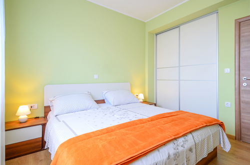 Foto 5 - Appartamento con 2 camere da letto a Matulji con giardino