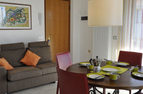 Photo 8 - 2 bedroom Apartment in Lazise with swimming pool and mountain view