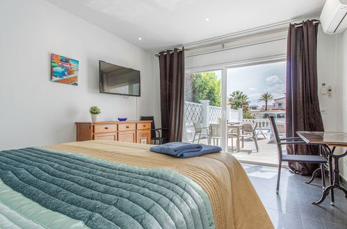 Foto 12 - Casa con 5 camere da letto a Castelló d'Empúries con piscina privata e giardino