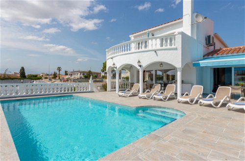 Foto 1 - Casa de 5 quartos em Castelló d'Empúries com piscina privada e vistas do mar
