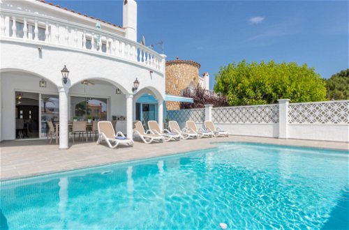 Photo 52 - Maison de 5 chambres à Castelló d'Empúries avec piscine privée et vues à la mer