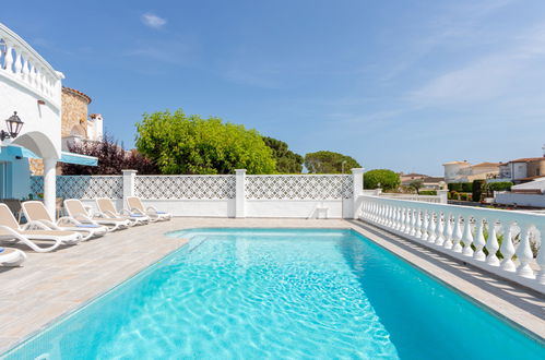 Photo 49 - Maison de 5 chambres à Castelló d'Empúries avec piscine privée et vues à la mer