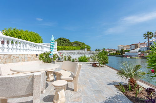 Foto 41 - Casa de 5 habitaciones en Castelló d'Empúries con piscina privada y jardín