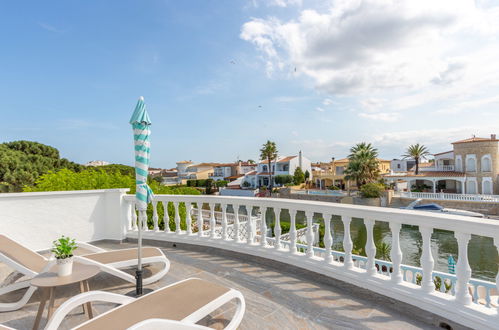 Photo 31 - Maison de 5 chambres à Castelló d'Empúries avec piscine privée et vues à la mer