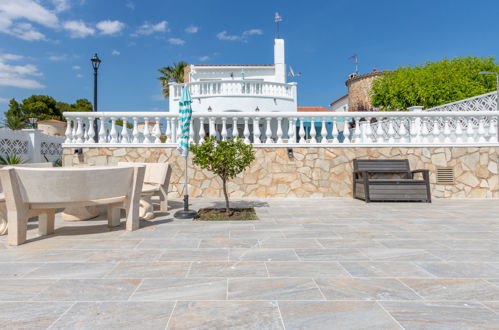 Photo 54 - Maison de 5 chambres à Castelló d'Empúries avec piscine privée et vues à la mer