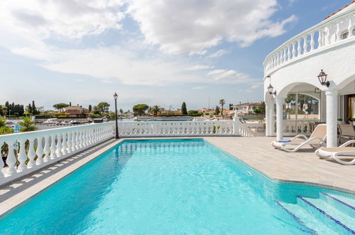 Photo 3 - Maison de 5 chambres à Castelló d'Empúries avec piscine privée et vues à la mer