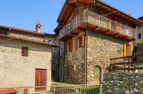 Photo 3 - Maison de 2 chambres à Peglio avec jardin et vues sur la montagne