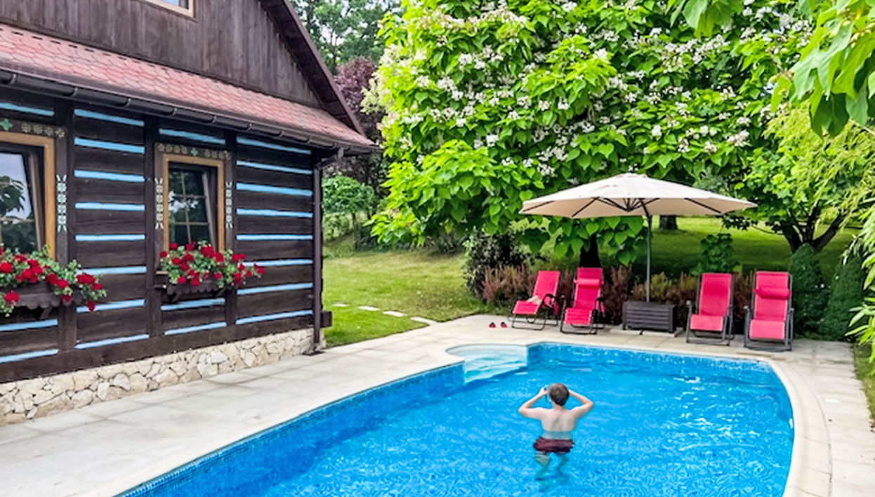Casa de 3 quartos em Liszki com piscina privada e jardim - Foto 1
