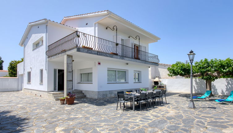 Foto 1 - Haus mit 5 Schlafzimmern in Castelló d'Empúries mit garten und terrasse