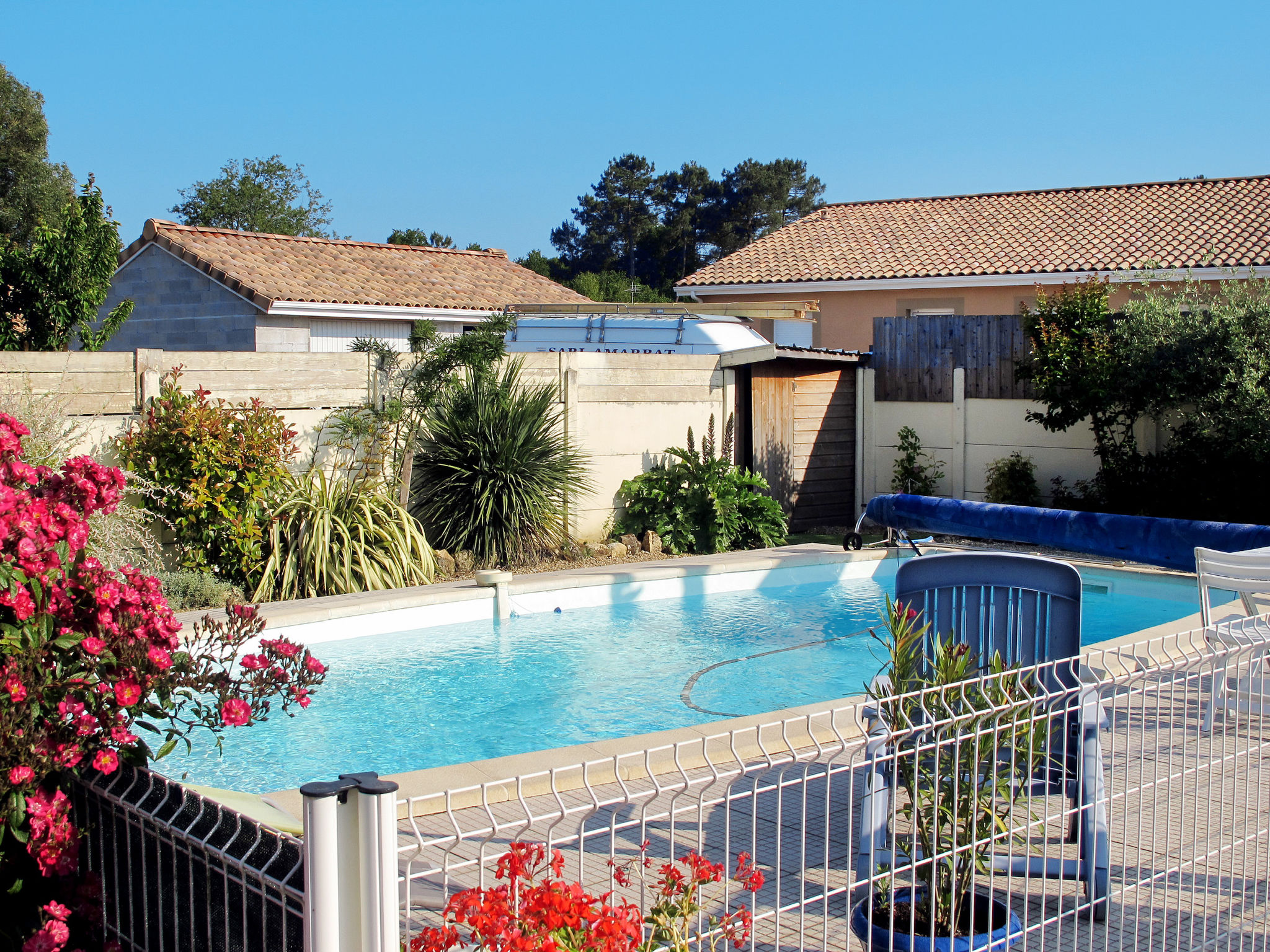 Foto 20 - Haus mit 3 Schlafzimmern in Cissac-Médoc mit schwimmbad und garten