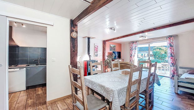 4 bedroom House in Cissac-Médoc with swimming pool and garden - Photo 2