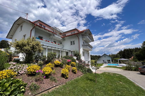 Foto 2 - Appartamento con 2 camere da letto a Feldkirchen in Kärnten con piscina e vista sulle montagne