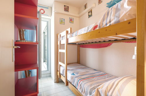Foto 13 - Appartamento con 2 camere da letto a Canet-en-Roussillon con giardino e vista mare