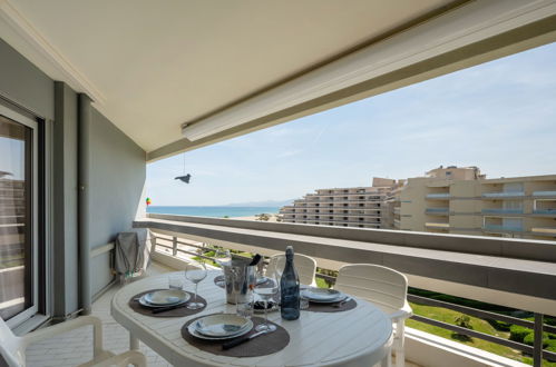 Photo 2 - 2 bedroom Apartment in Canet-en-Roussillon with garden and sea view