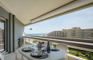 Photo 2 - 2 bedroom Apartment in Canet-en-Roussillon with garden and sea view