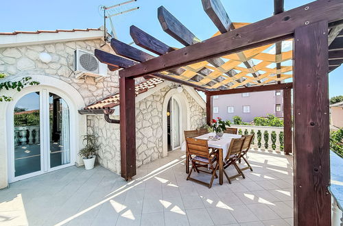 Foto 2 - Apartamento de 2 quartos em Vrsi com terraço