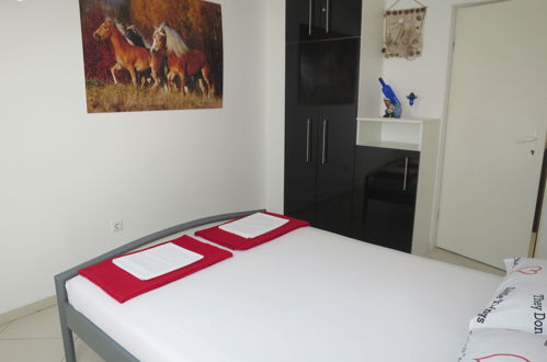 Foto 10 - Appartamento con 2 camere da letto a Vrsi con terrazza