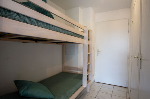 Foto 9 - Apartamento de 1 quarto em Le Lavandou com piscina e jardim