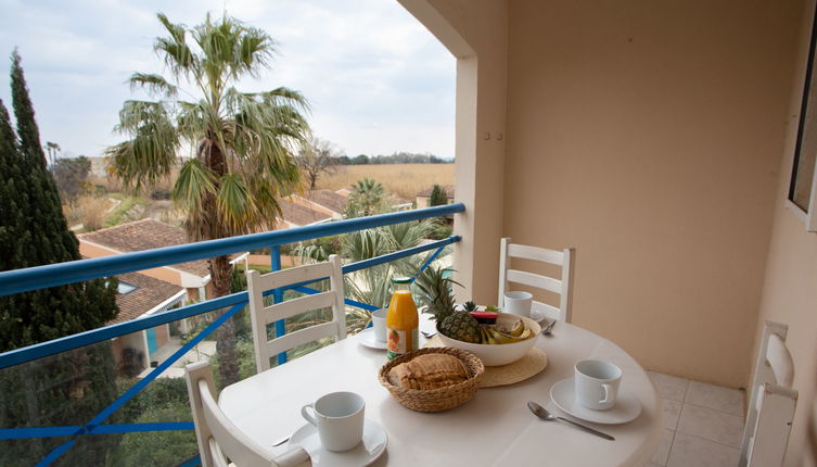 Foto 1 - Appartamento con 1 camera da letto a Le Lavandou con piscina e vista mare