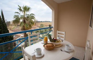 Foto 1 - Apartamento de 1 habitación en Le Lavandou con piscina y jardín