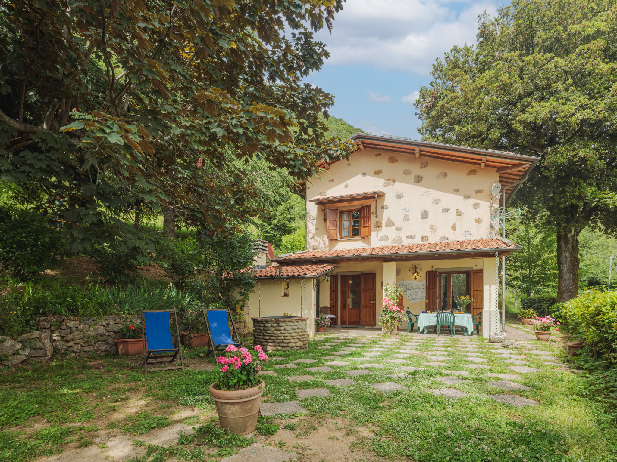 Photo 1 - Maison de 3 chambres à Camaiore avec jardin et vues à la mer