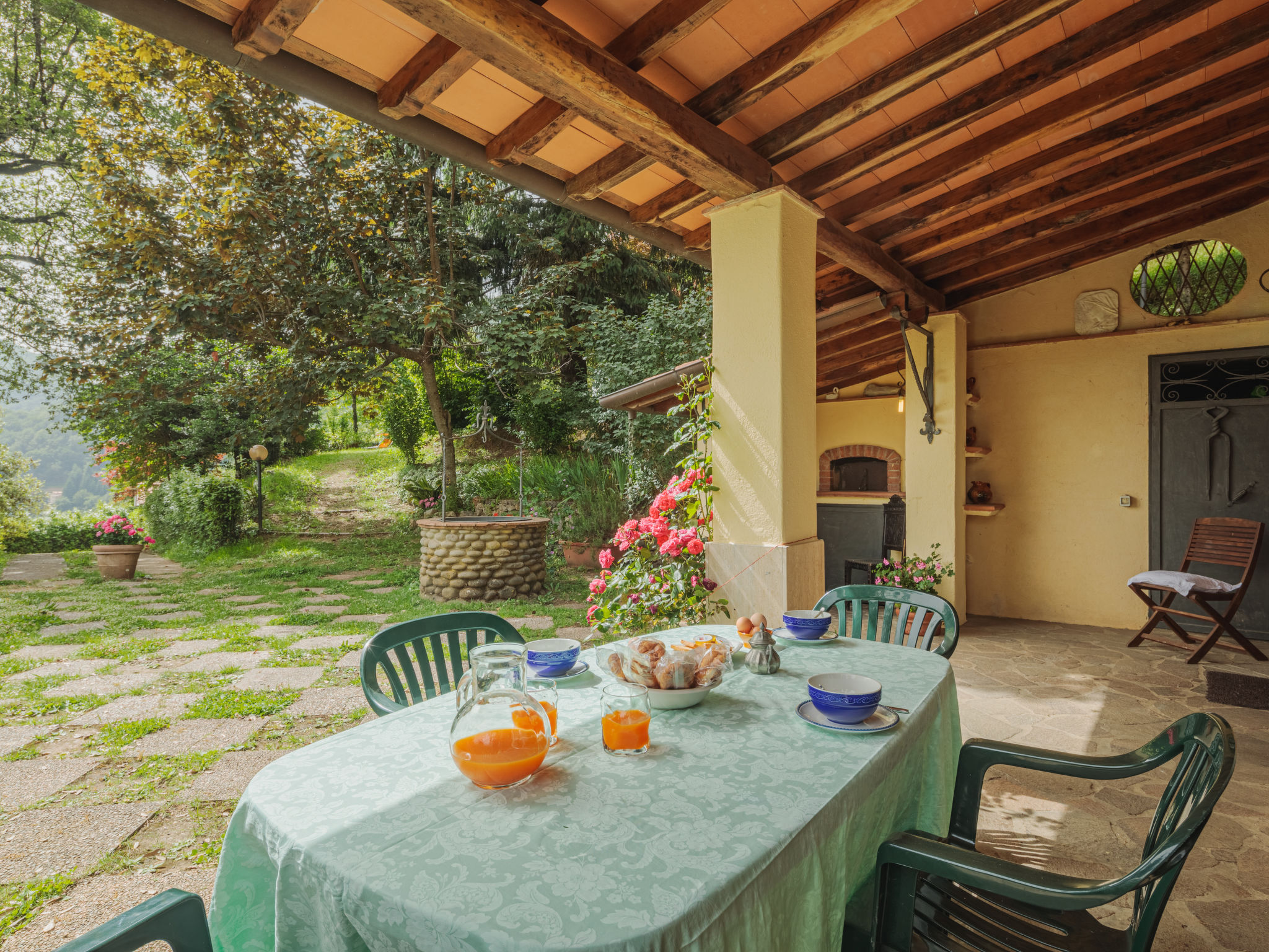 Photo 3 - Maison de 3 chambres à Camaiore avec jardin et vues à la mer