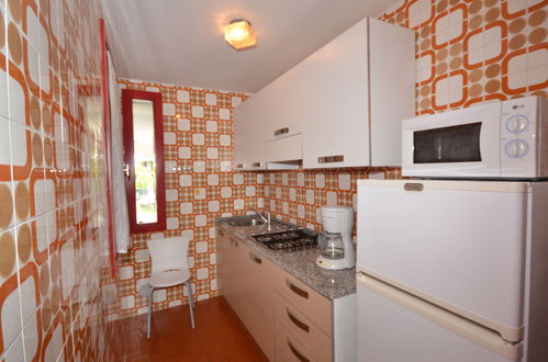 Photo 4 - 3 bedroom House in Lignano Sabbiadoro with swimming pool and garden