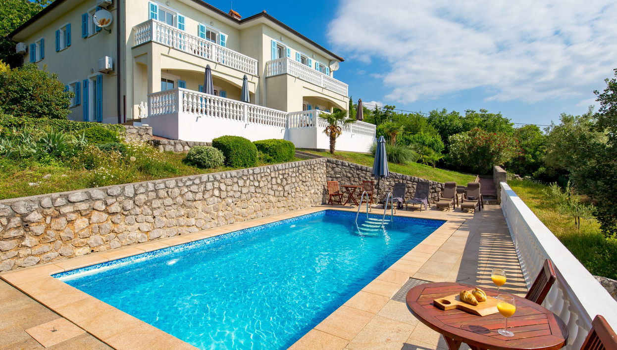 Casa de 4 quartos em Mošćenička Draga com piscina e jardim - Foto 1