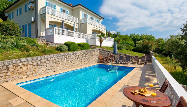 Photo 1 - Maison de 3 chambres à Mošćenička Draga avec piscine et vues à la mer