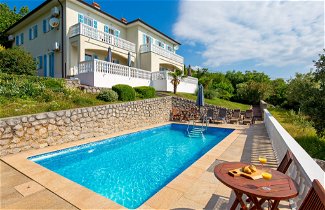 Foto 1 - Casa de 3 habitaciones en Mošćenička Draga con piscina y vistas al mar