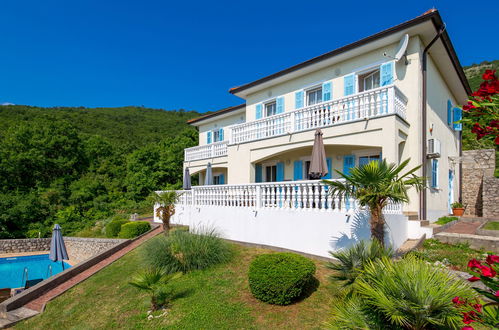 Foto 2 - Casa de 3 habitaciones en Mošćenička Draga con piscina y vistas al mar