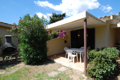 Photo 2 - Maison de 1 chambre à Muravera avec jardin et vues à la mer