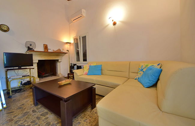Casa de 4 quartos em Blato com terraço - Foto 6