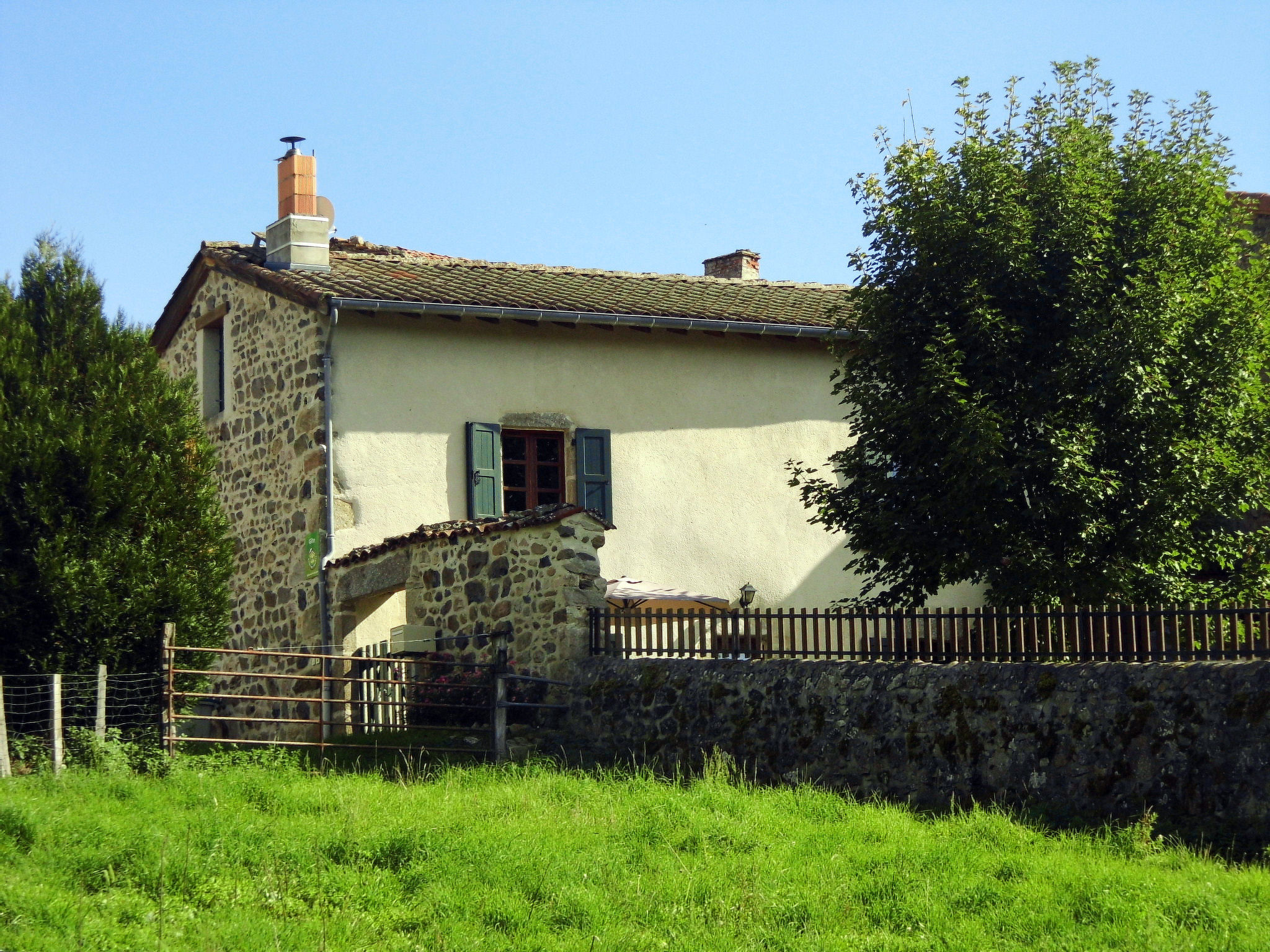 Foto 14 - Casa de 3 quartos em Saint-Julien-d'Ance com jardim e terraço