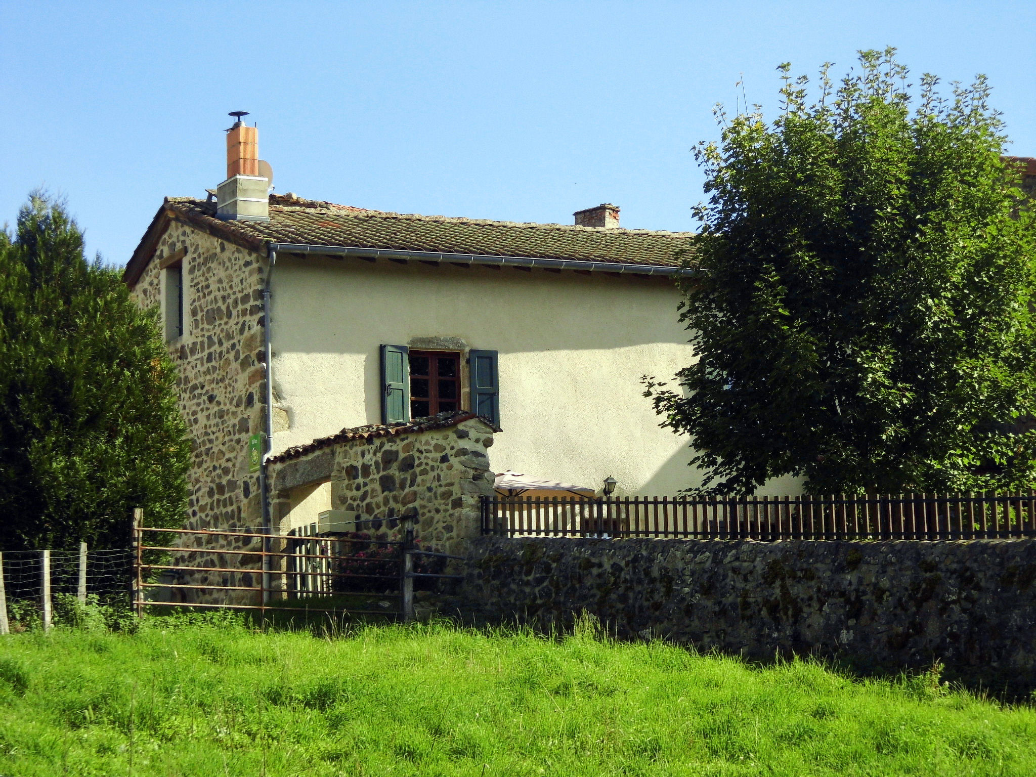 Photo 14 - 3 bedroom House in Saint-Julien-d'Ance with garden and terrace