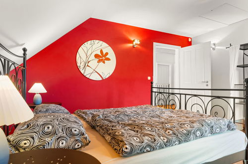 Photo 13 - 4 bedroom House in Siófok with private pool and garden
