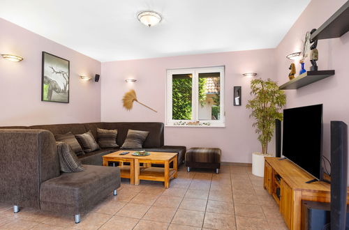 Photo 6 - 4 bedroom House in Siófok with private pool and garden