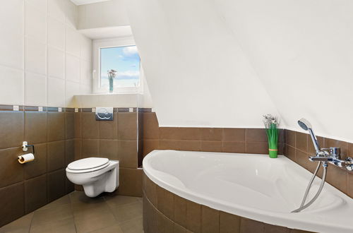 Photo 20 - 4 bedroom House in Siófok with private pool and garden
