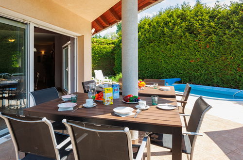 Photo 3 - 4 bedroom House in Siófok with private pool and garden