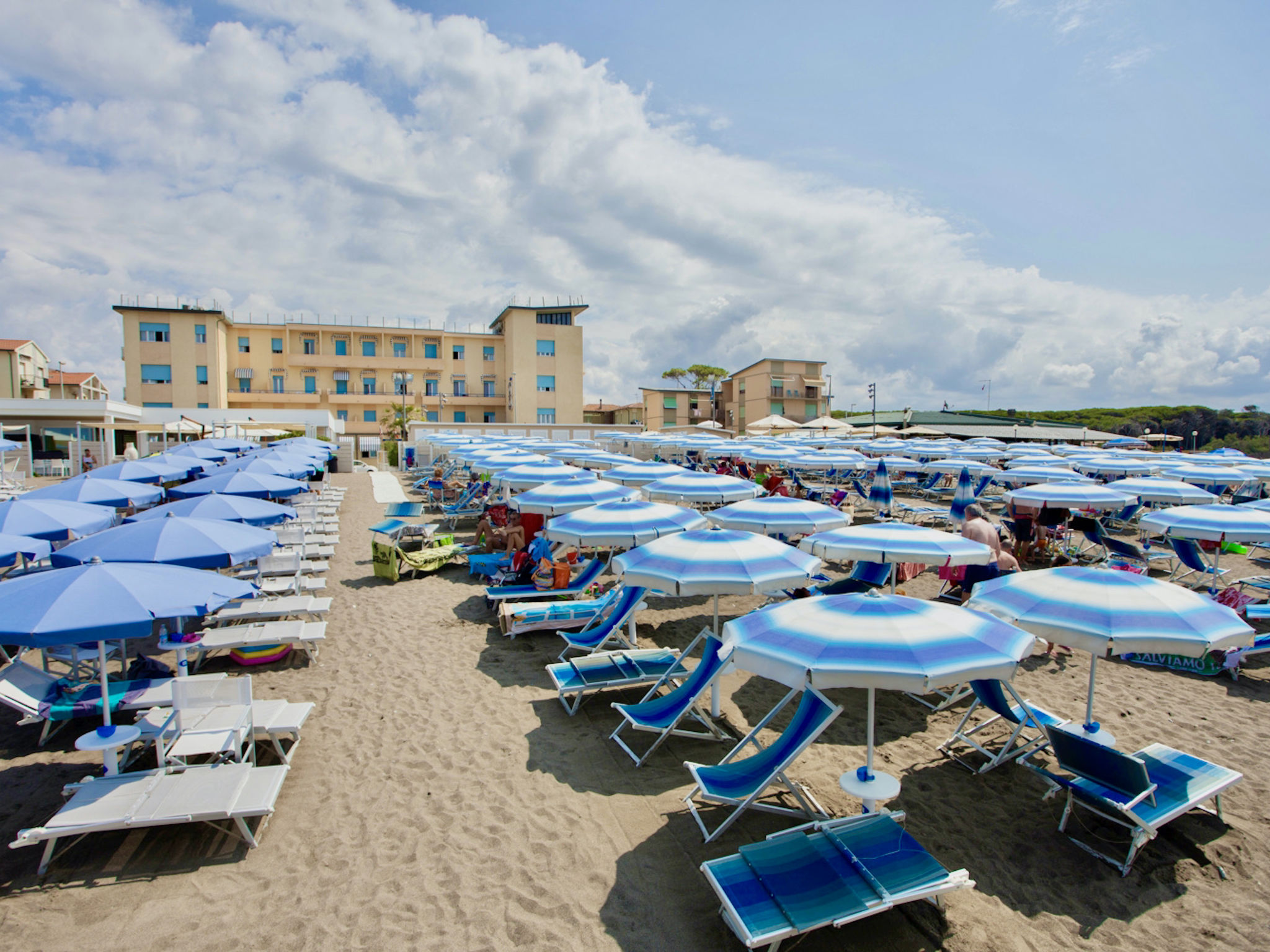 Photo 4 - Apartment in Cecina with swimming pool and sea view