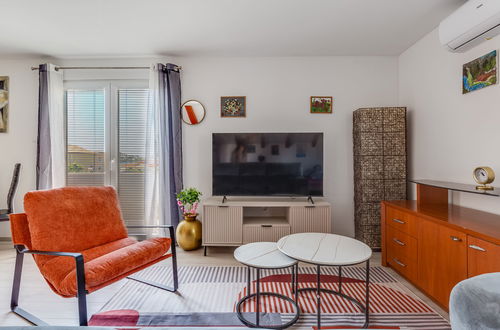 Foto 4 - Casa de 3 quartos em Tribunj com piscina e jardim