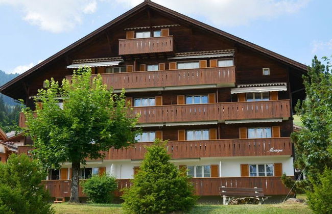 2 bedroom Apartment in Saanen - Photo 1