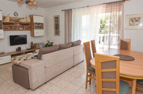 Photo 4 - 4 bedroom House in Zadar with private pool and garden