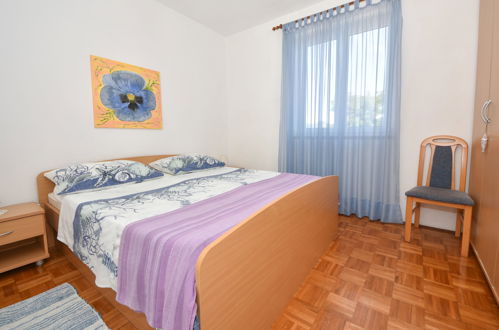 Foto 9 - Casa con 4 camere da letto a Zara con piscina privata e vista mare