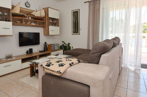 Photo 6 - 4 bedroom House in Zadar with private pool and sea view